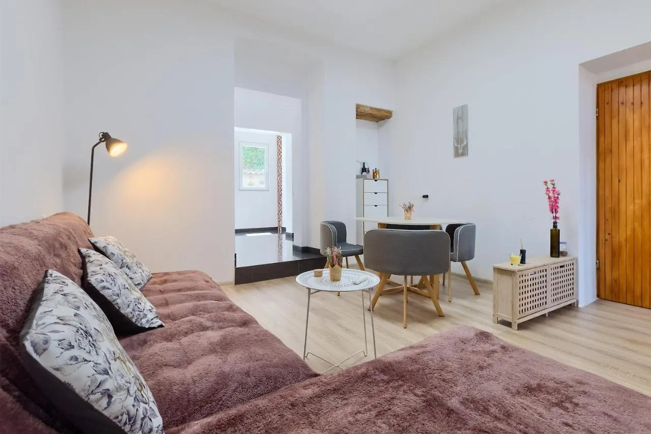 Large Apartment In City Centre Pula! Kroatien